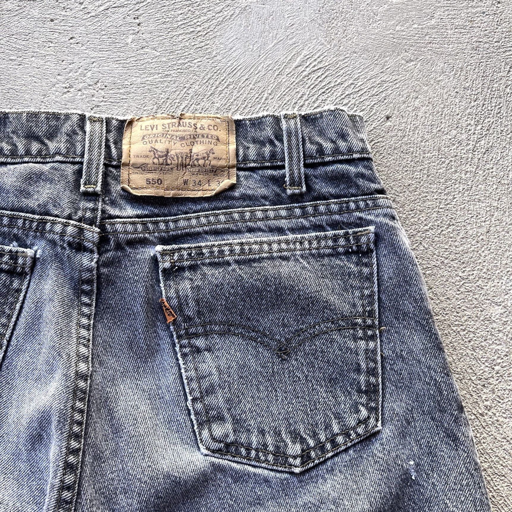 Levi's VINTAGE Levi's Jeans Men 550 Tapered Relaxed Fit 32x35 Black Denim 90s Orange Tab Logo Embroidered US Made Mens Regular Belt Loop Size US 32 / EU 48 - 3 Thumbnail