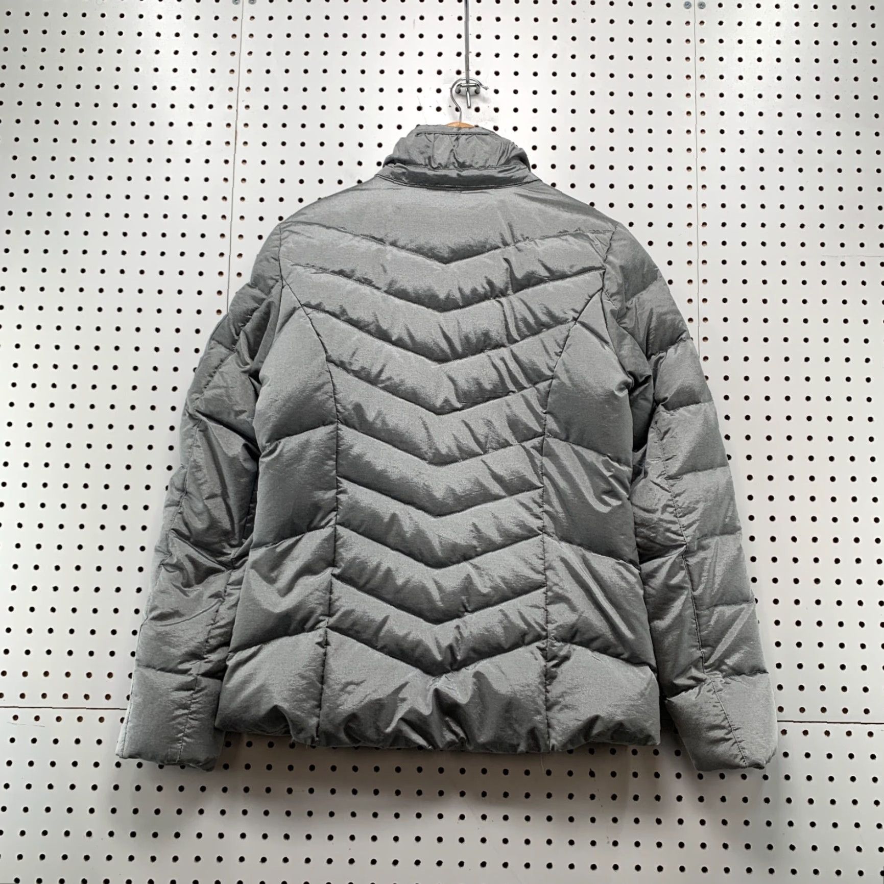 Eddie Bauer VINTAGE Eddie Bauer Puffer Down Ski Jacket Mens M Gray Silver Goose Premium 19.5x27 Ski Puffer Jacket Mens M Gray Silver Goose Premium 19.5x27 Size M / US 6-8 / IT 42-44 - 2 Thumbnail