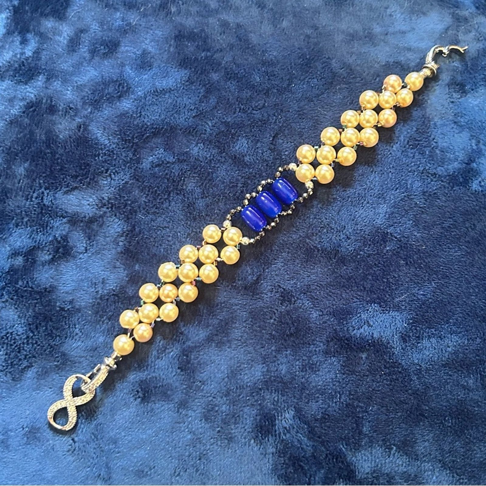 Handmade Handcrafted light champagne Czech glass pearl bracelet Size ONE SIZE - 8 Thumbnail
