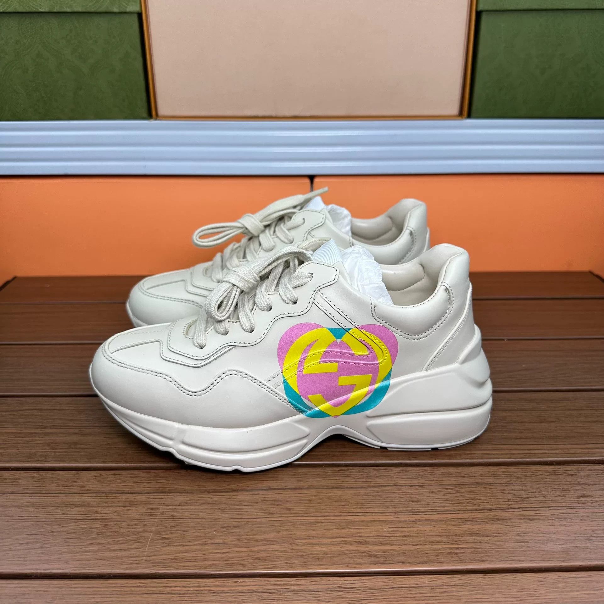 Gucci Gucci Printed Lowtop Sneakers it_34-5 Women Size US 4.5 / IT 34.5 - 1 Thumbnail