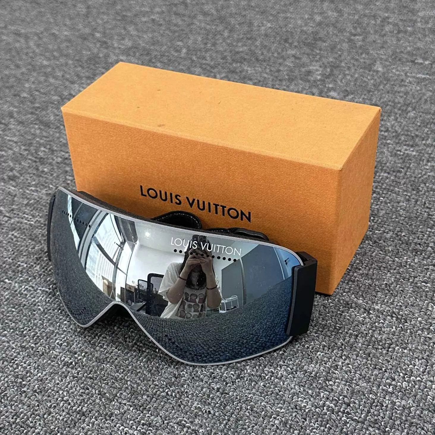 Louis Vuitton LV Blue Full Print Logo Strap Ski Goggles Size ONE SIZE - 1 Thumbnail