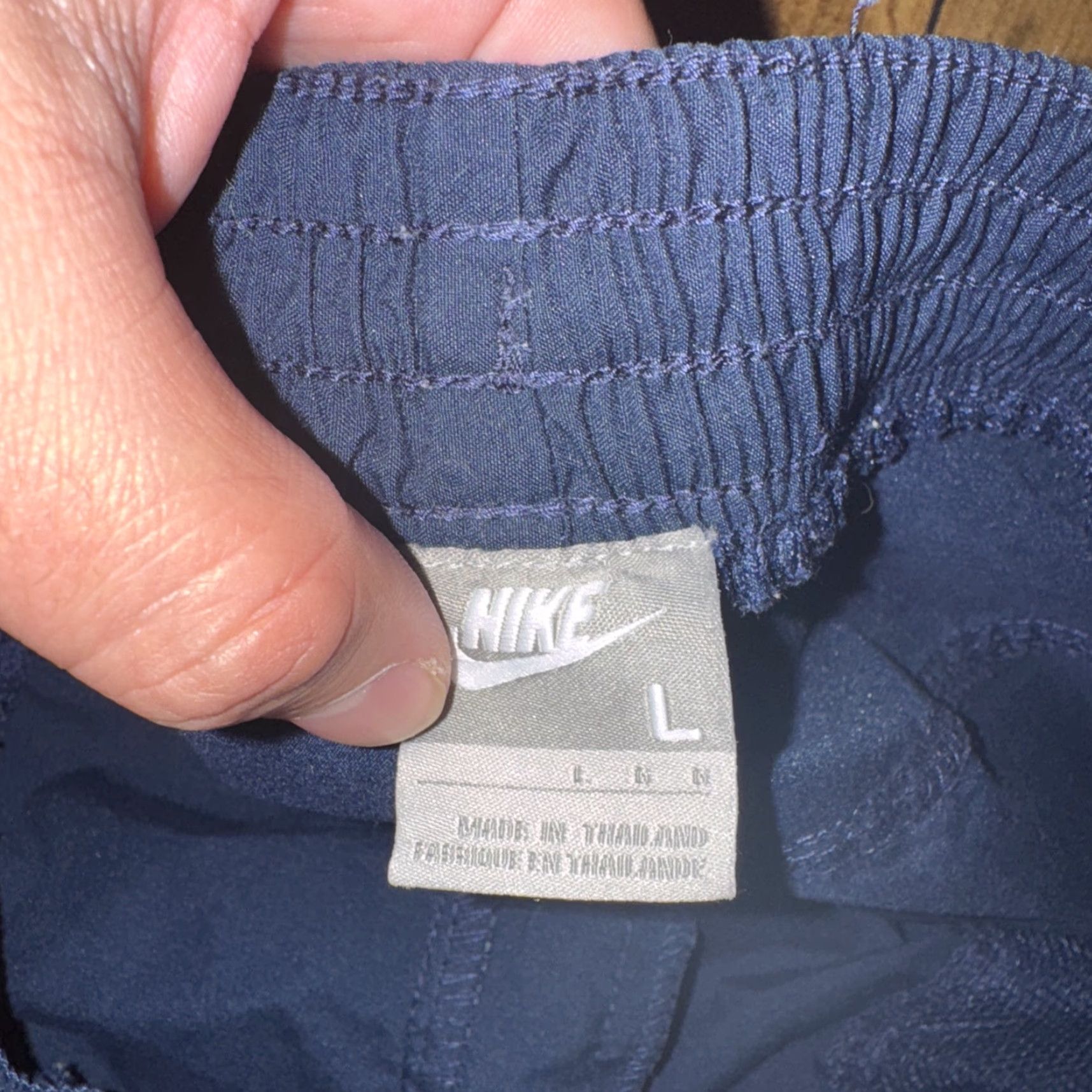 Nike VINTAGE Nike Cargo Hiking Shorts Blue Large 30x12 Silver Tag Y2K Utility Men Adults Size US 33 - 5 Thumbnail