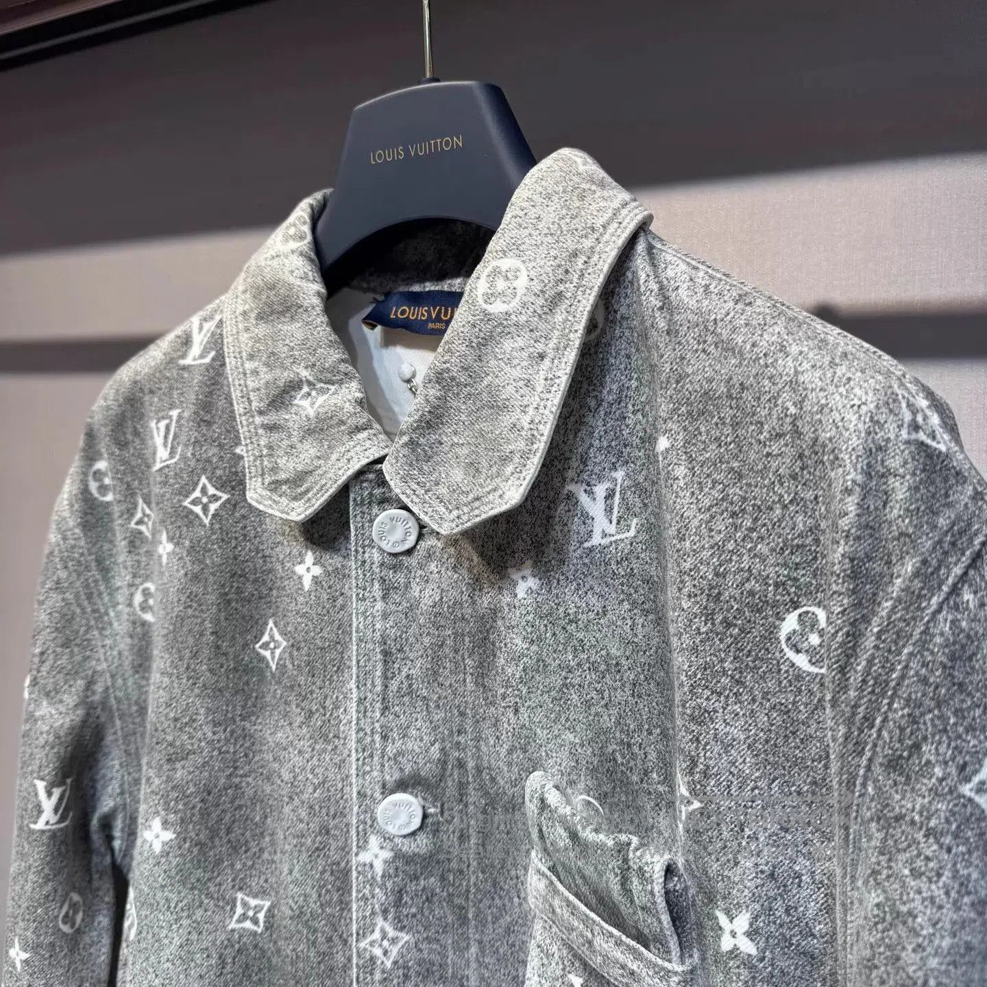 Louis Vuitton Gray Gradient Pattern Button-Up Shirt XS. Size US XS / EU 42 / 0 - 5 Thumbnail