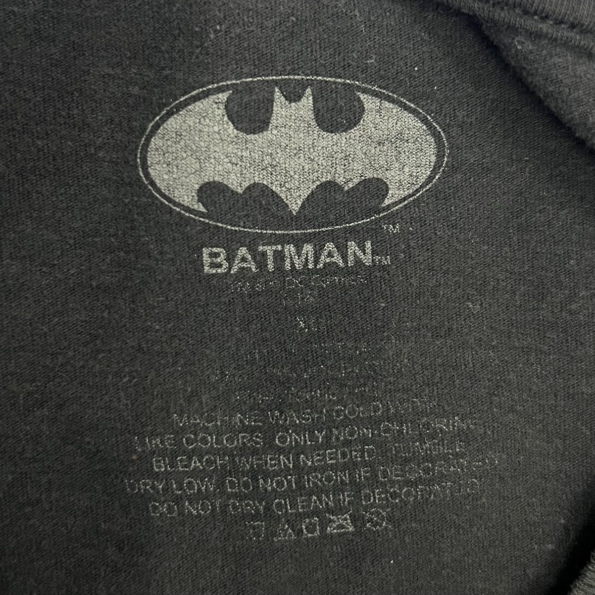 DC Comics BATMAN BIG LOGO SHIRT Size US XL / EU 56 / 4 - 5 Thumbnail
