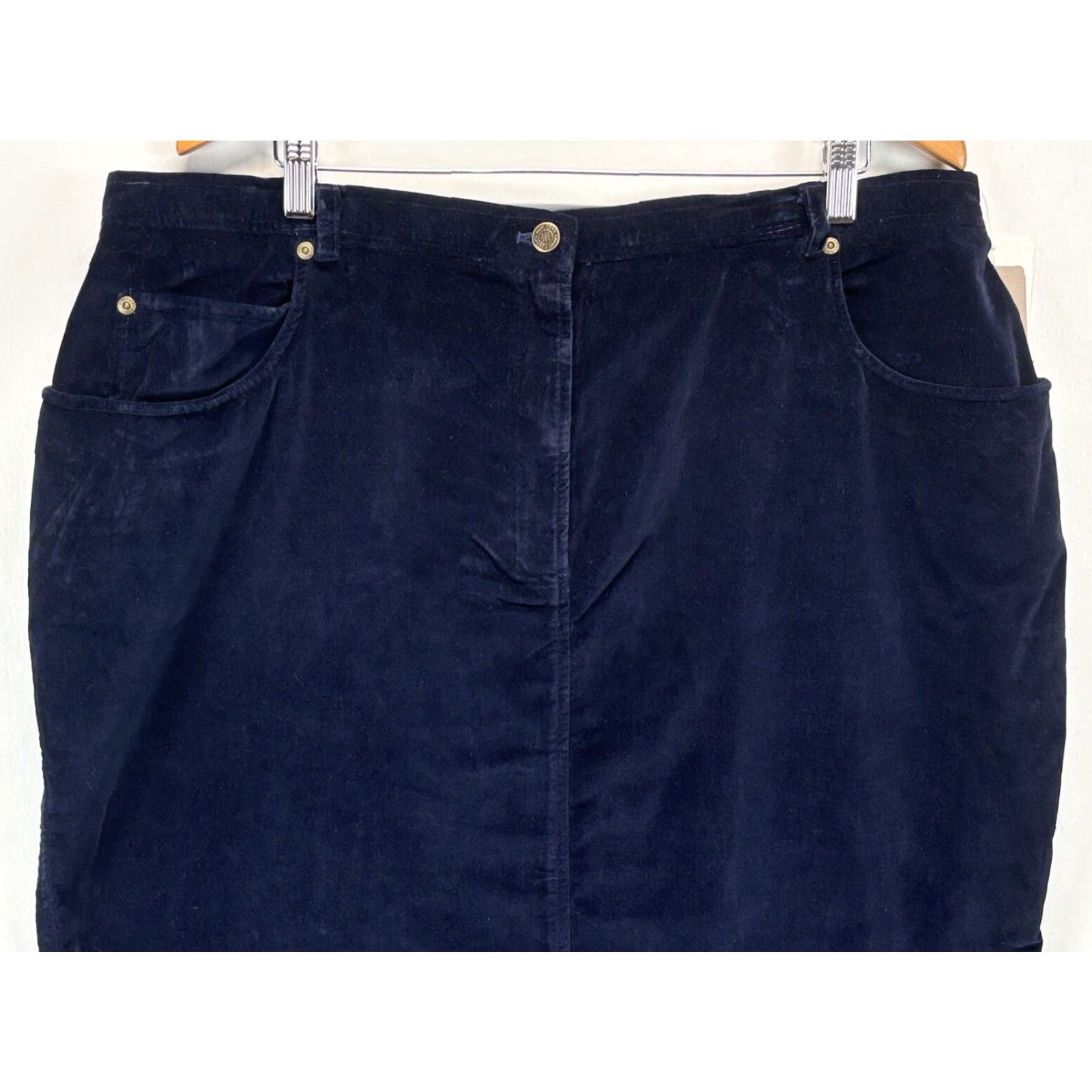 Jones New York VINTAGE Jones New York Velvet Skirt Midi Maxi Plus 22W Navy Back Slit Women, Adult, Plus Size, 22W, Velvet, 90s/Classic Fashion Size 40" / US 18 - 2 Thumbnail