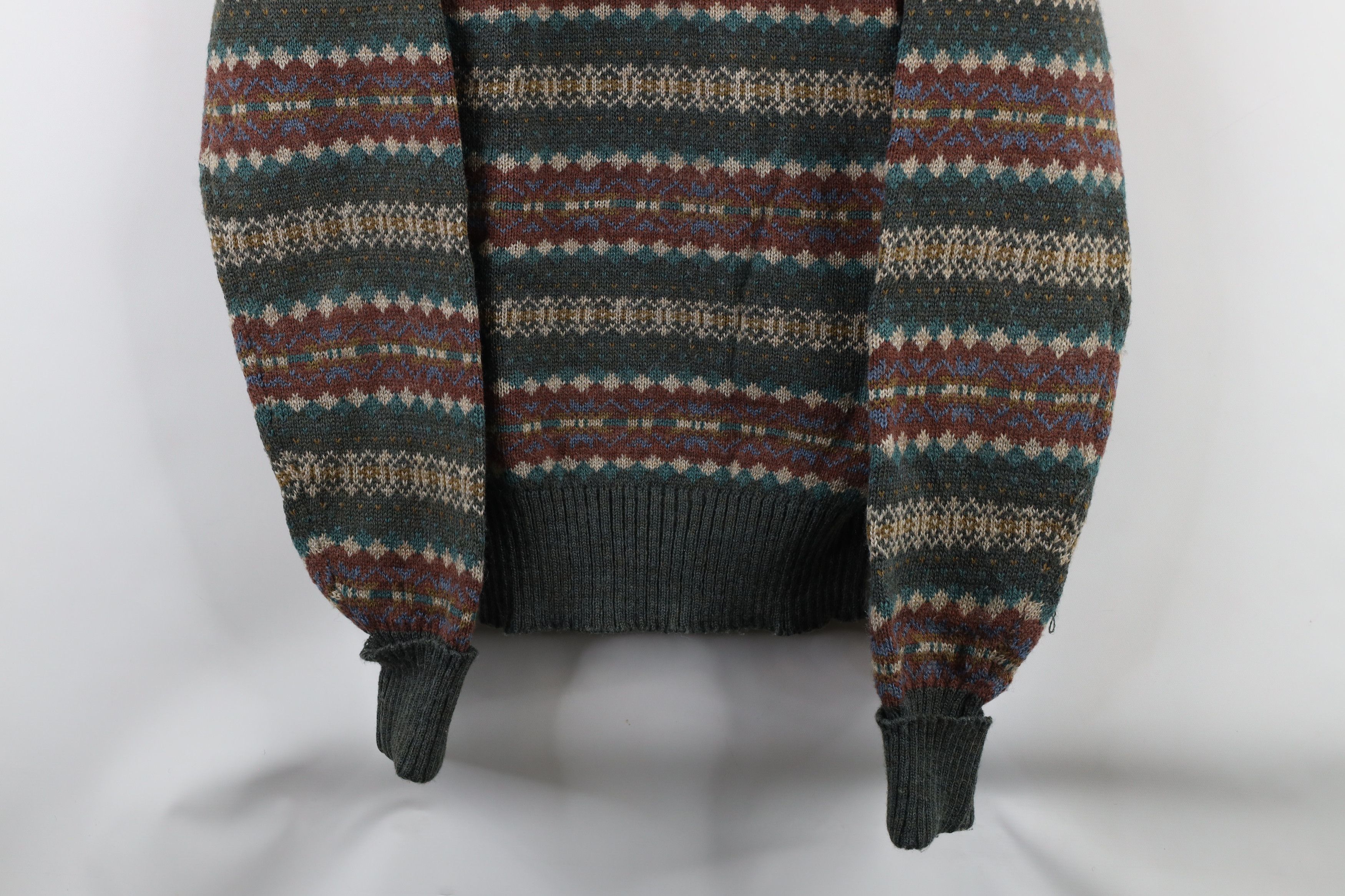Vintage Vintage 90s Streetwear Blend Knit Rainbow Fair Isle Sweater Size US L / EU 52-54 / 3 - 3 Thumbnail