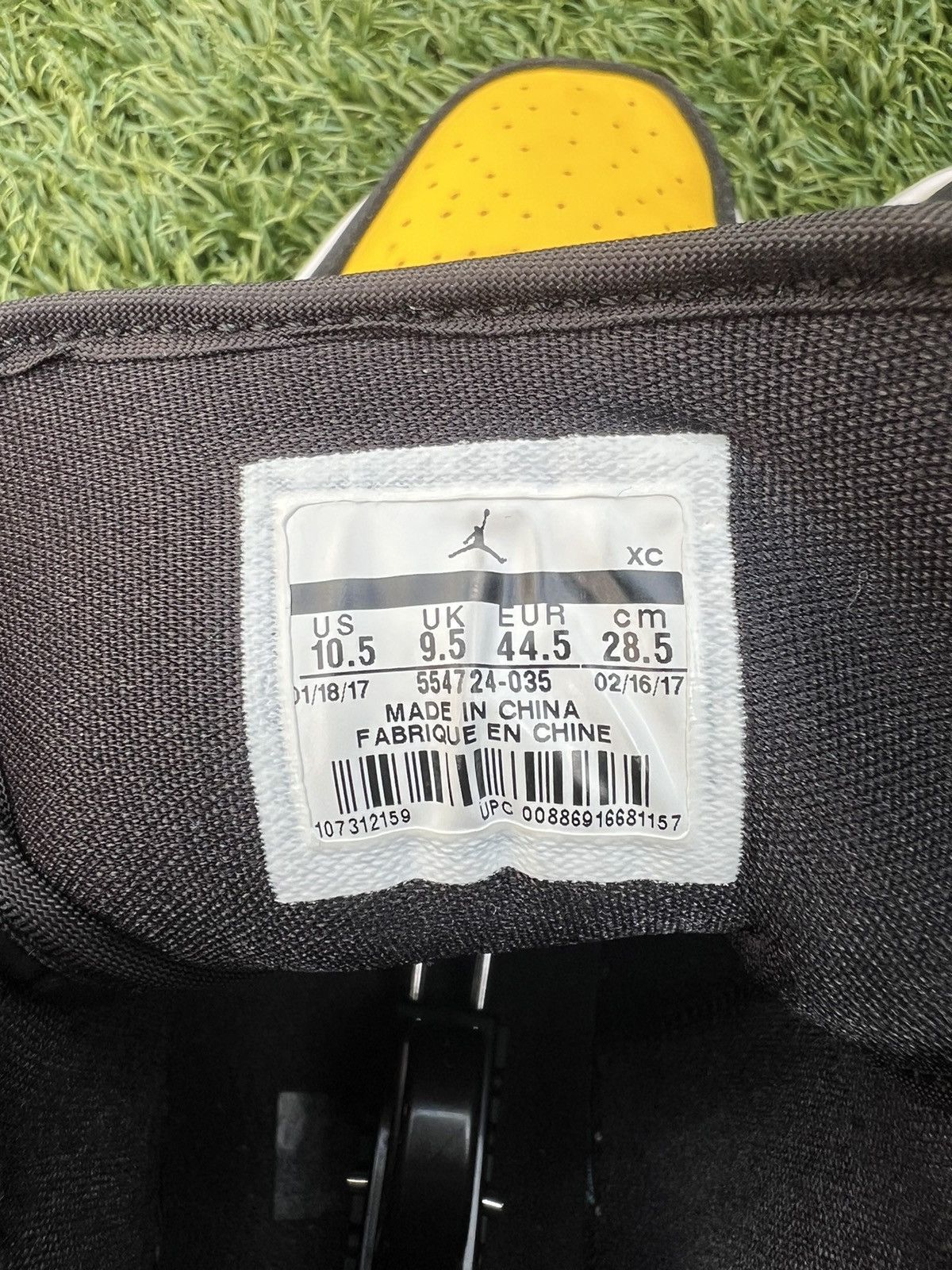 Jordan Brand Jordan 1 Mid “New Love” 2017 Size US 10.5 / EU 43-44 - 15 Thumbnail