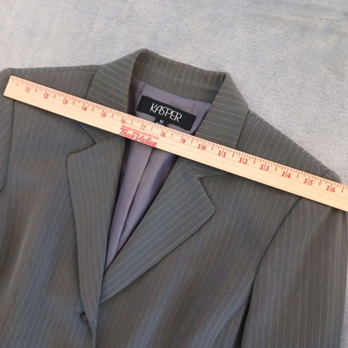 Kasper Kasper Blazer Womens Size 10 Gray Pinstripe Four-Button Ventless Polyester Jacket Notch Lapel Single-Breasted Pant Suit Womens Size L / US 10 / IT 46 - 2 Thumbnail