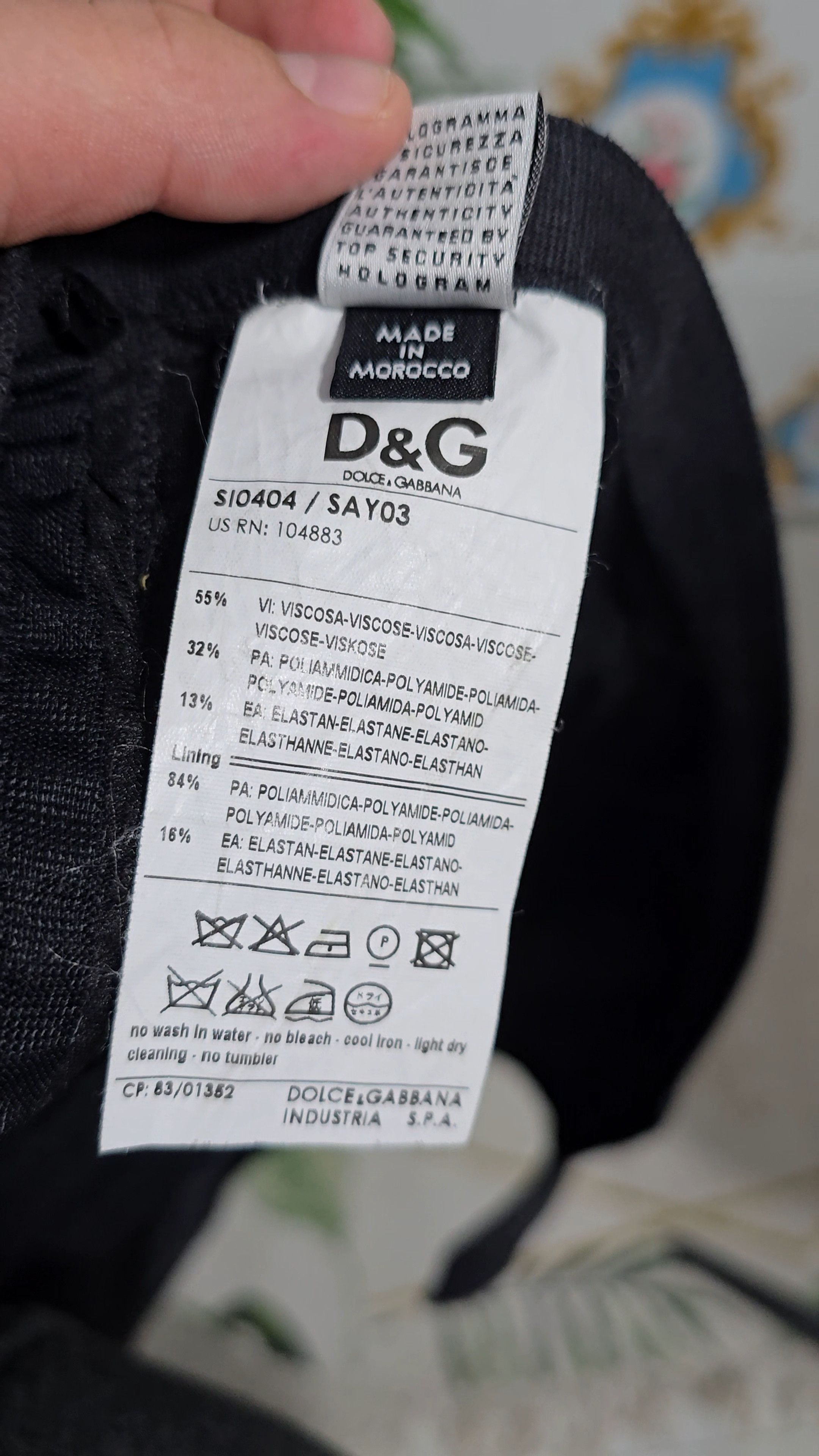 Dolce & Gabbana DOLCE & GABBANA Grey & Black Rushed Shear Back Fitted Skirt Size 28" / US 6 / IT 42 - 16 Thumbnail