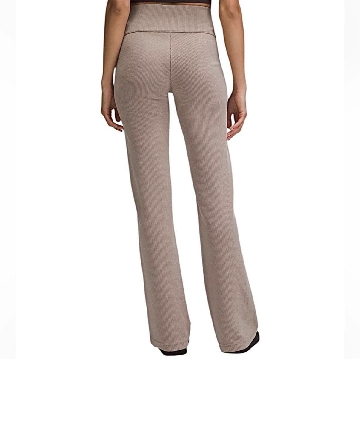 Lululemon Lululemon Ribbed softstreme flared Pants regular size 8 Size 30" / US 8 / IT 44 - 4 Thumbnail