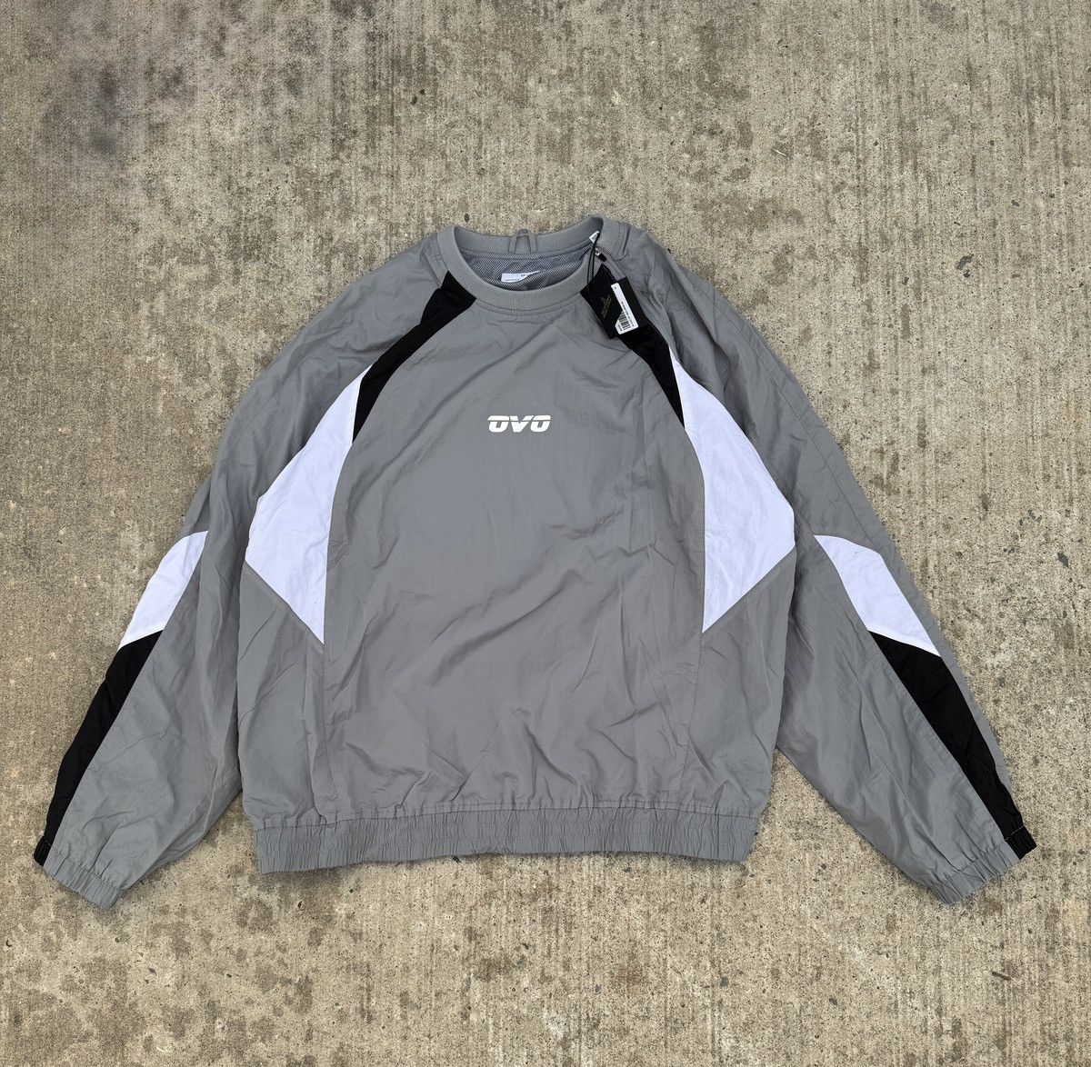 October's Very Own OVO nylon pullover crewneck grey nickel Size US XXL / EU 58 / 5 - 3 Thumbnail