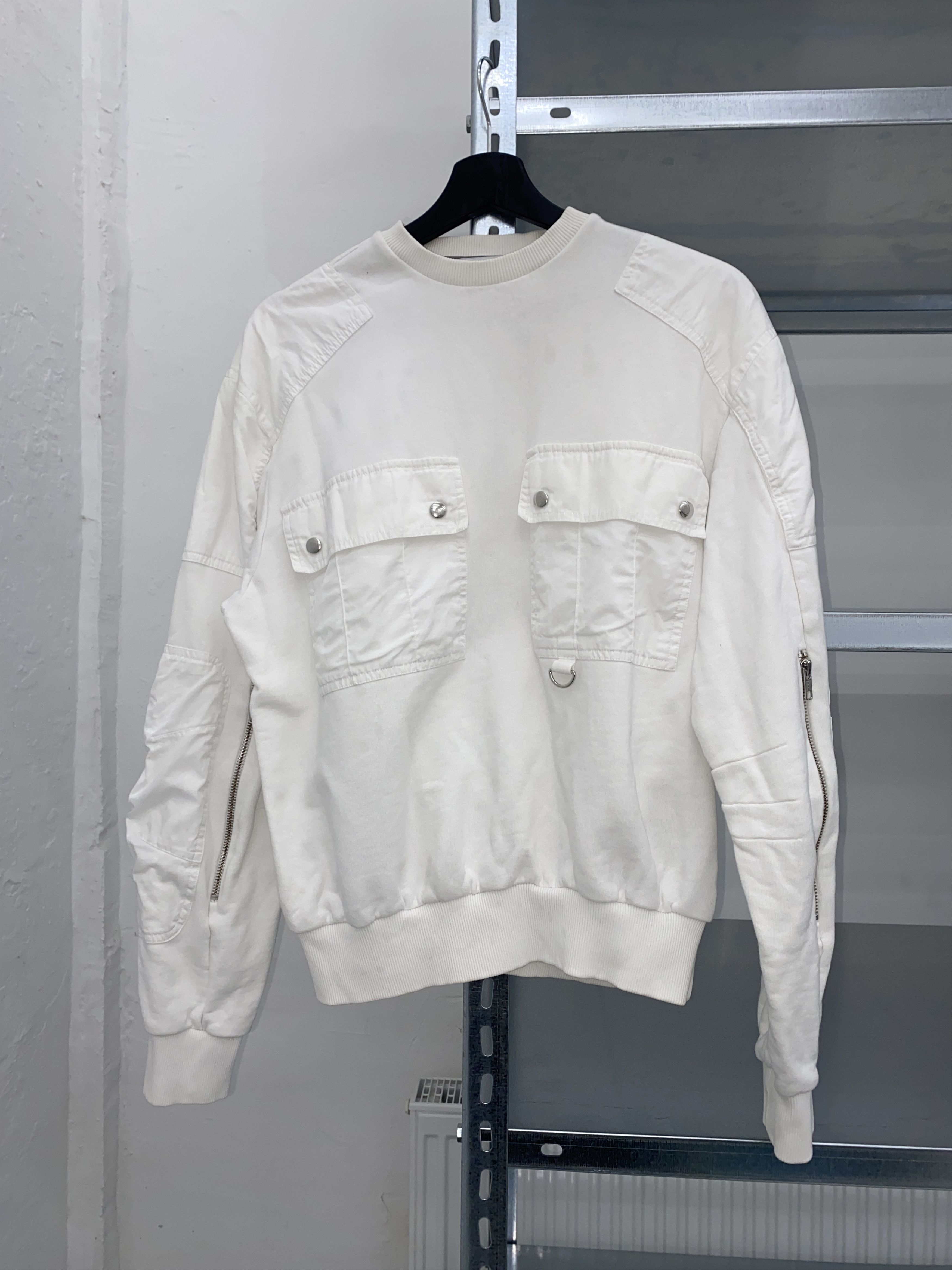 GMBH WHITE ZIP POCKETS SWEATER