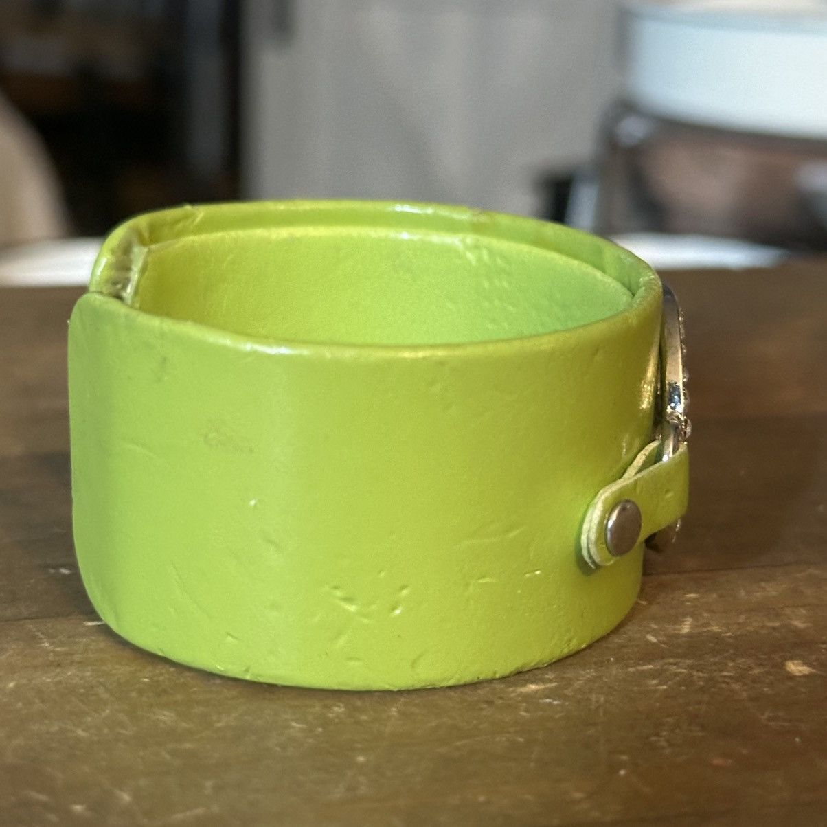 Other Green leather rhinestone peace sign cuff bracelet Size ONE SIZE - 4 Thumbnail