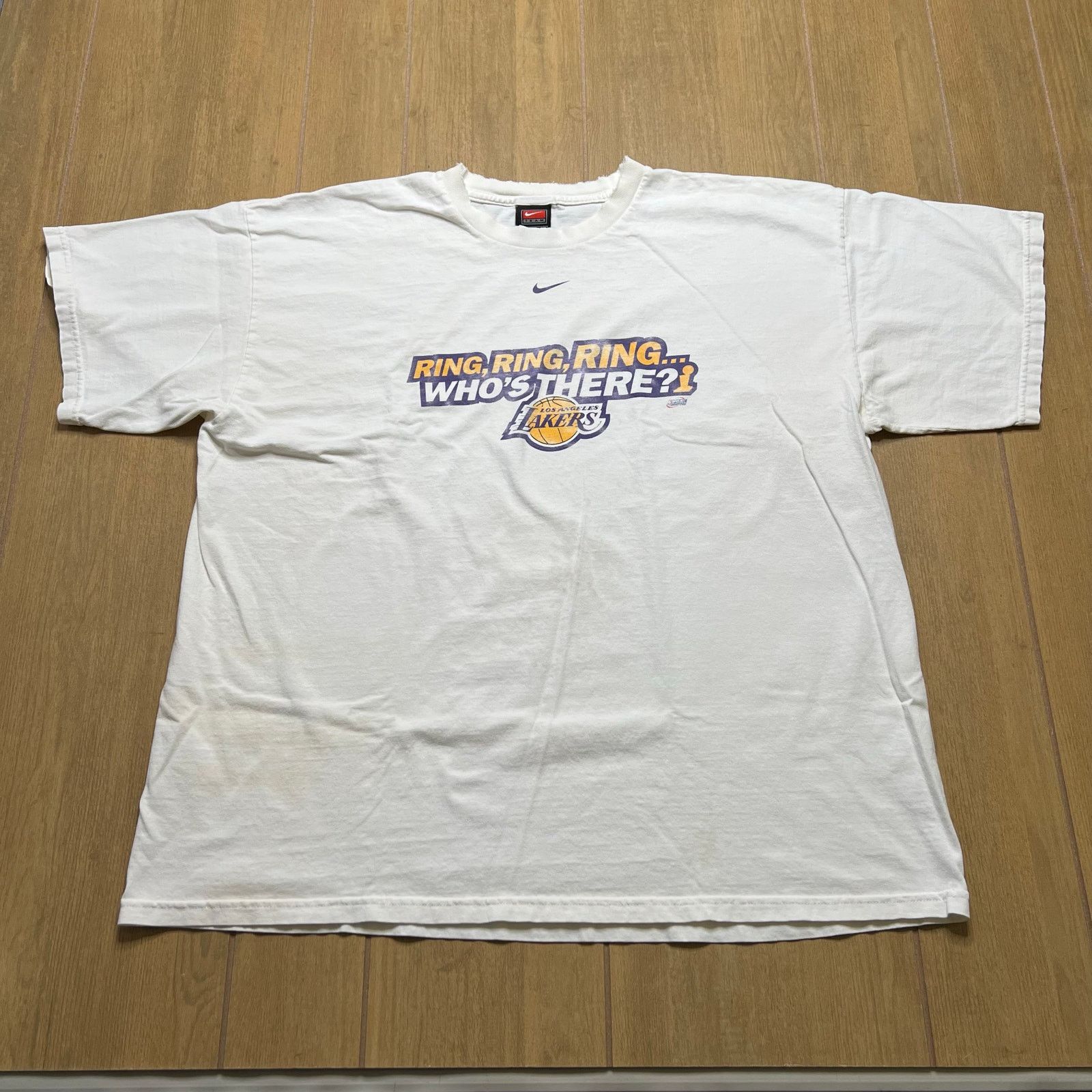 Nike Vintage Nike LA Lakers Ring Ring Ring Who’s There T Shirt XL Size US XL / EU 56 / 4 - 1 Thumbnail