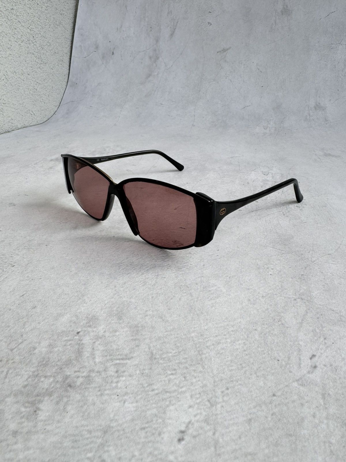 Gucci Gucci GG 2308 Sunglasses Black Frame Red Lenses Vintage Size ONE SIZE - 1 Thumbnail