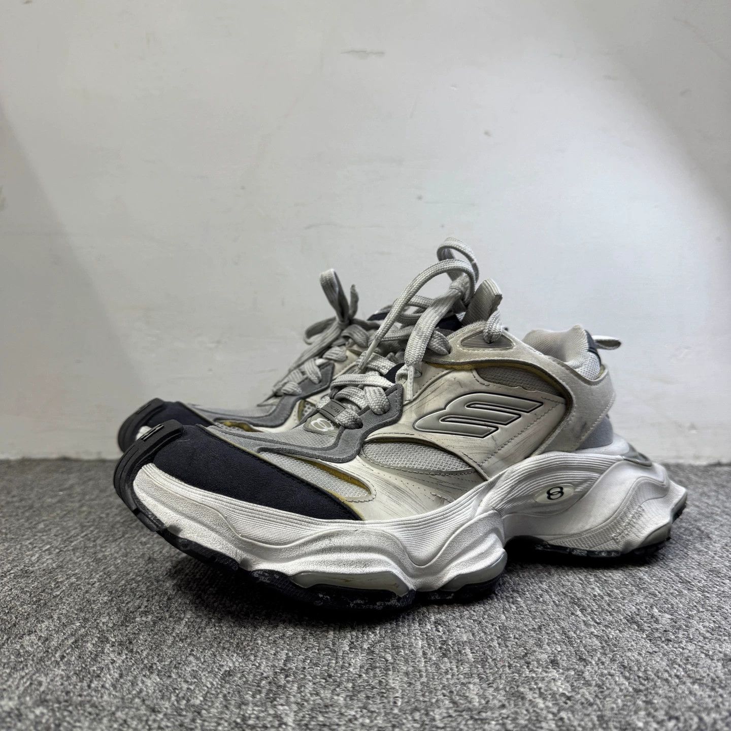 Balenciaga Balenciaga Cargo Sneakers Size 41 Size US 8 / EU 41 - 1 Thumbnail