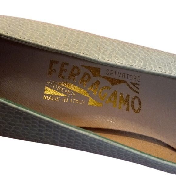 Salvatore Ferragamo Salvatore Ferragamo Size 9 AAA Green Leather Pumps 2.75 Inch Size US 9 / IT 39 - 7 Thumbnail