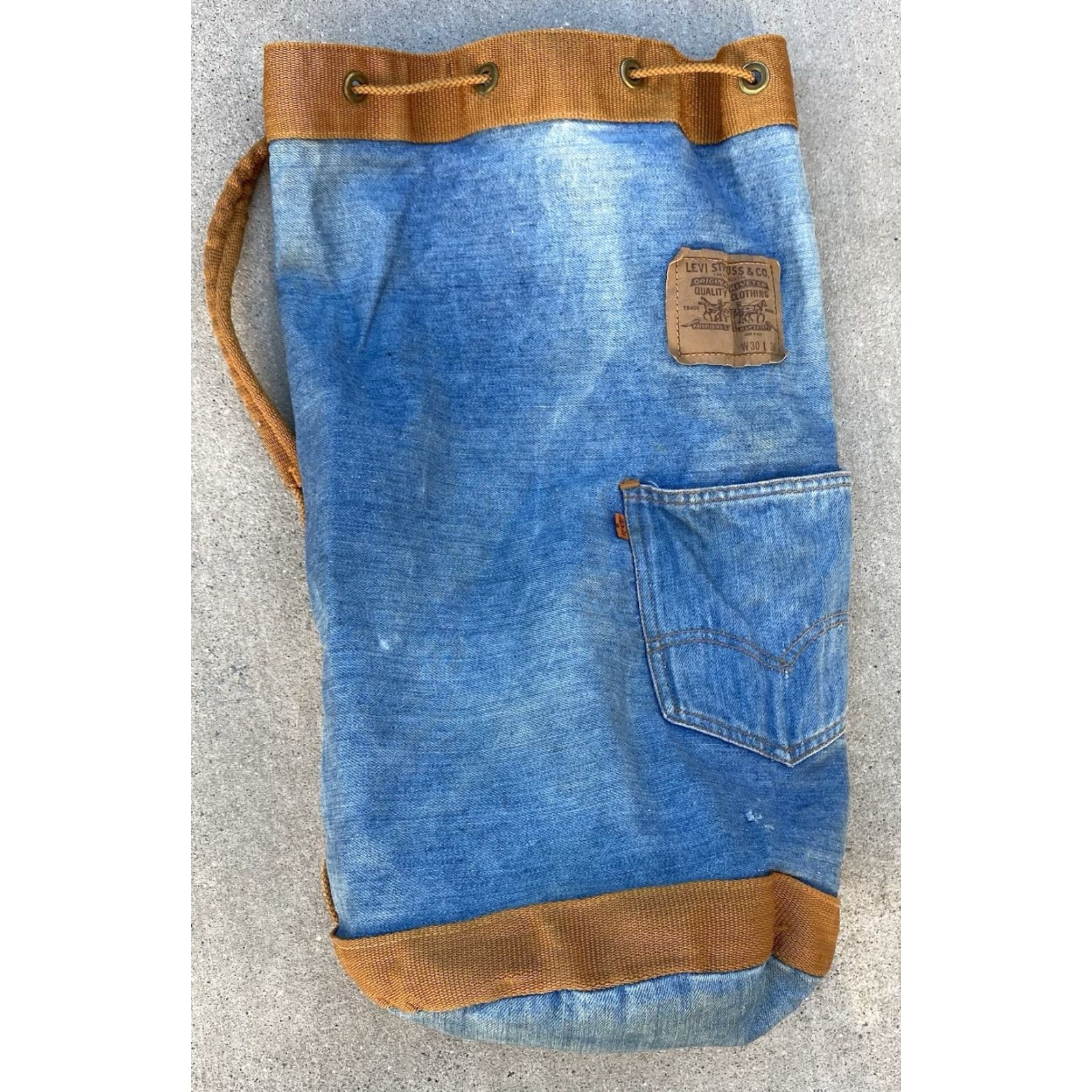 Denime VINTAGE Levi’s Orange Tab Denim Drawstring Sling Bag Shoulder Bag Worn Levis Size ONE SIZE - 5 Thumbnail