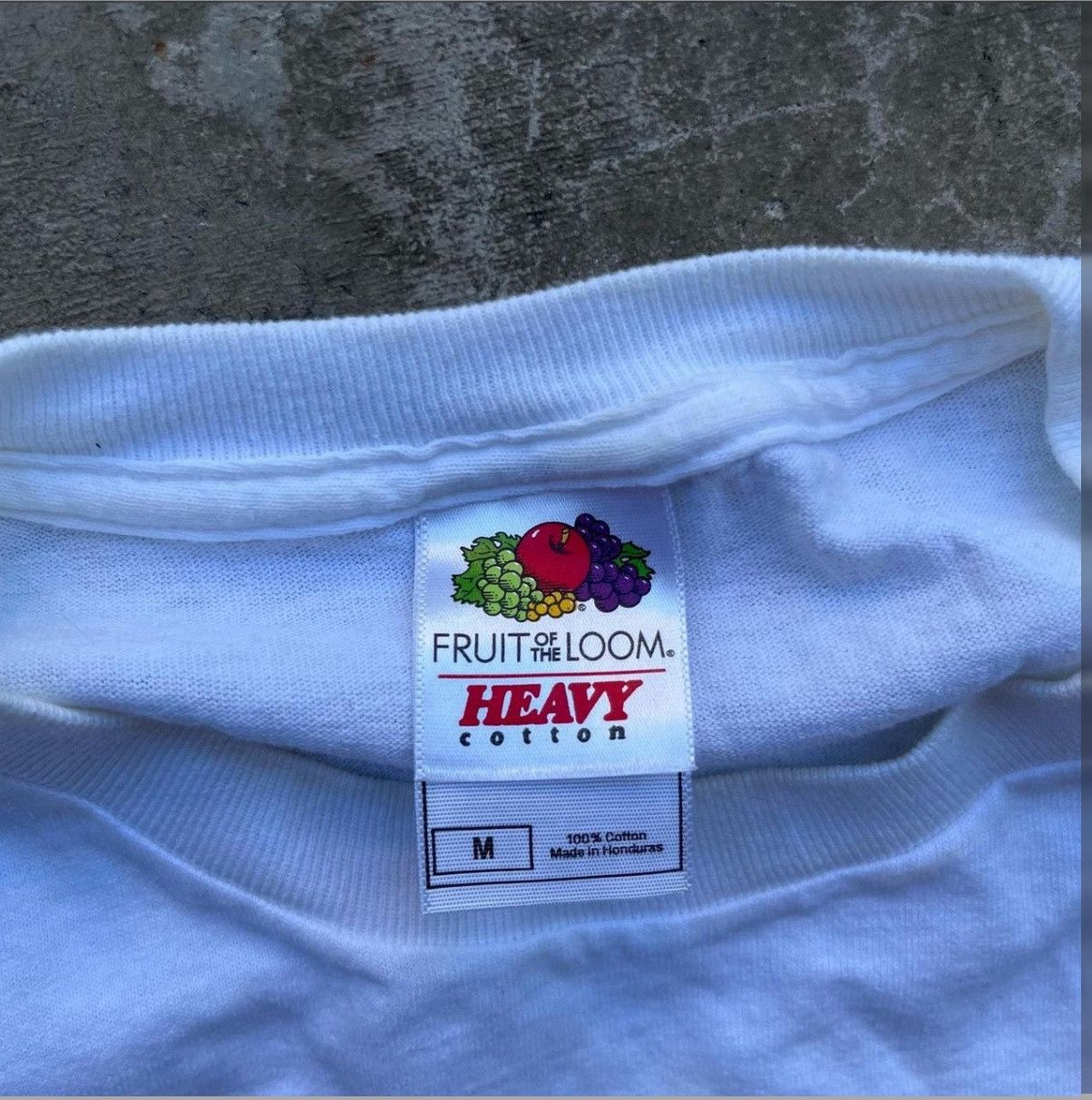 Fruit Of The Loom vintage fruit of the loom oregon ducks tee shirt size medium Size US M / EU 48-50 / 2 - 4 Thumbnail