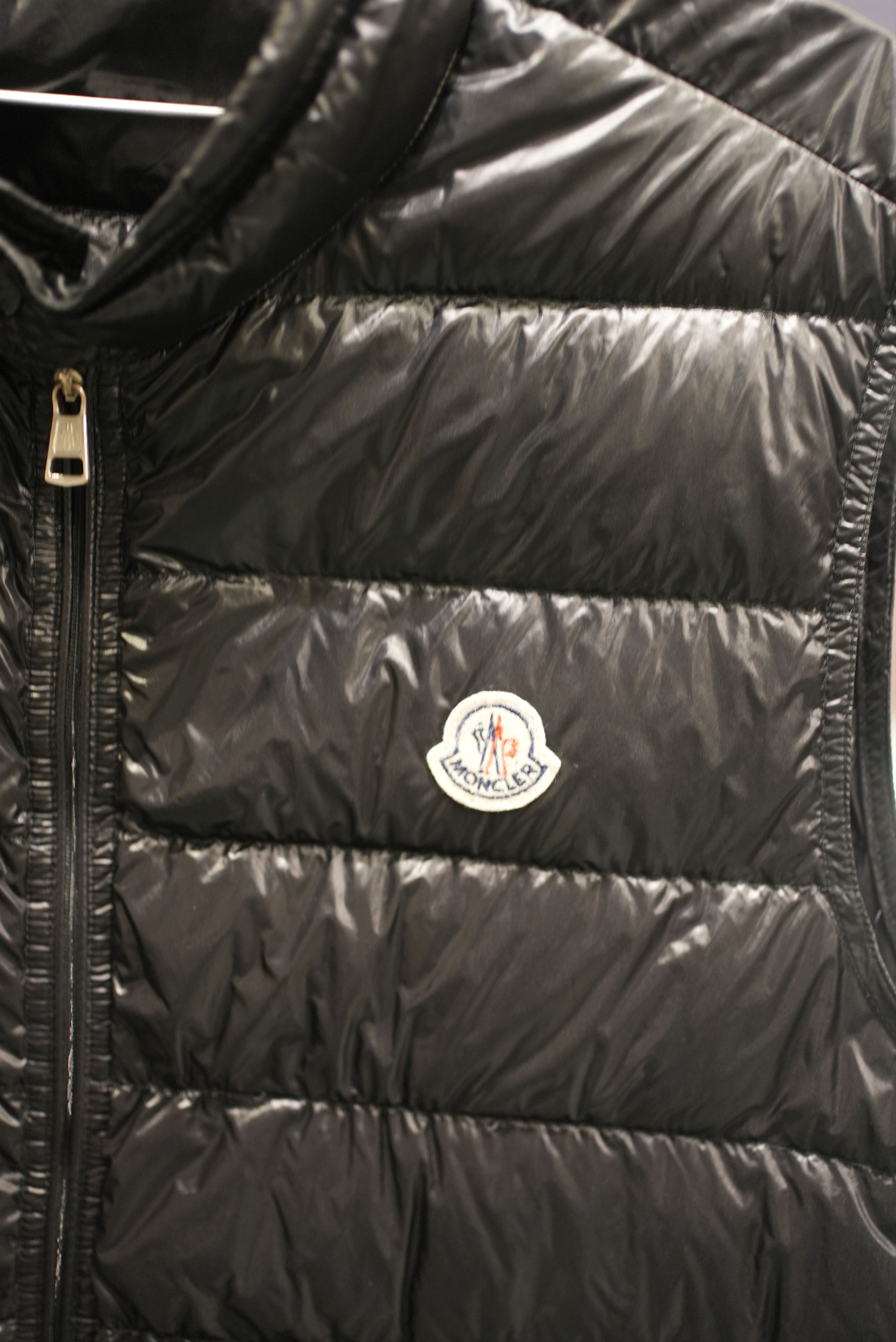 Moncler MONCLER Longue Saison Down size L Vest Size US L / EU 52-54 / 3 - 2 Thumbnail
