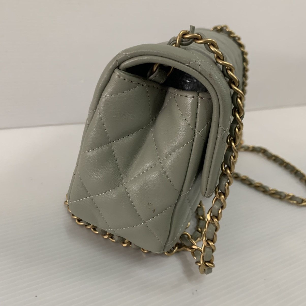 Chanel Chanel Lambskin Quilted Mini Pearl Crush Flap Green Size ONE SIZE - 5 Thumbnail