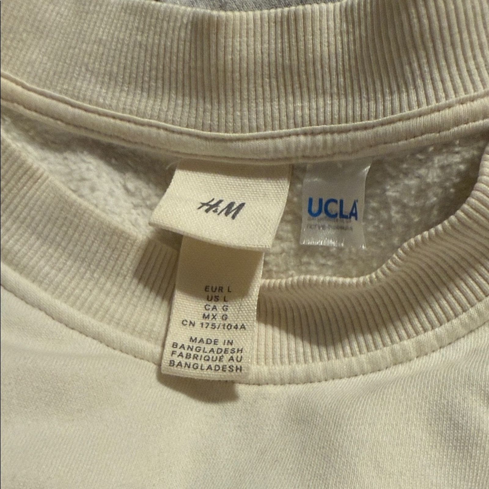 H&M H&M UCLA embroidered collegiate Off-White Sweatshirt L Size US L / EU 52-54 / 3 - 2 Thumbnail