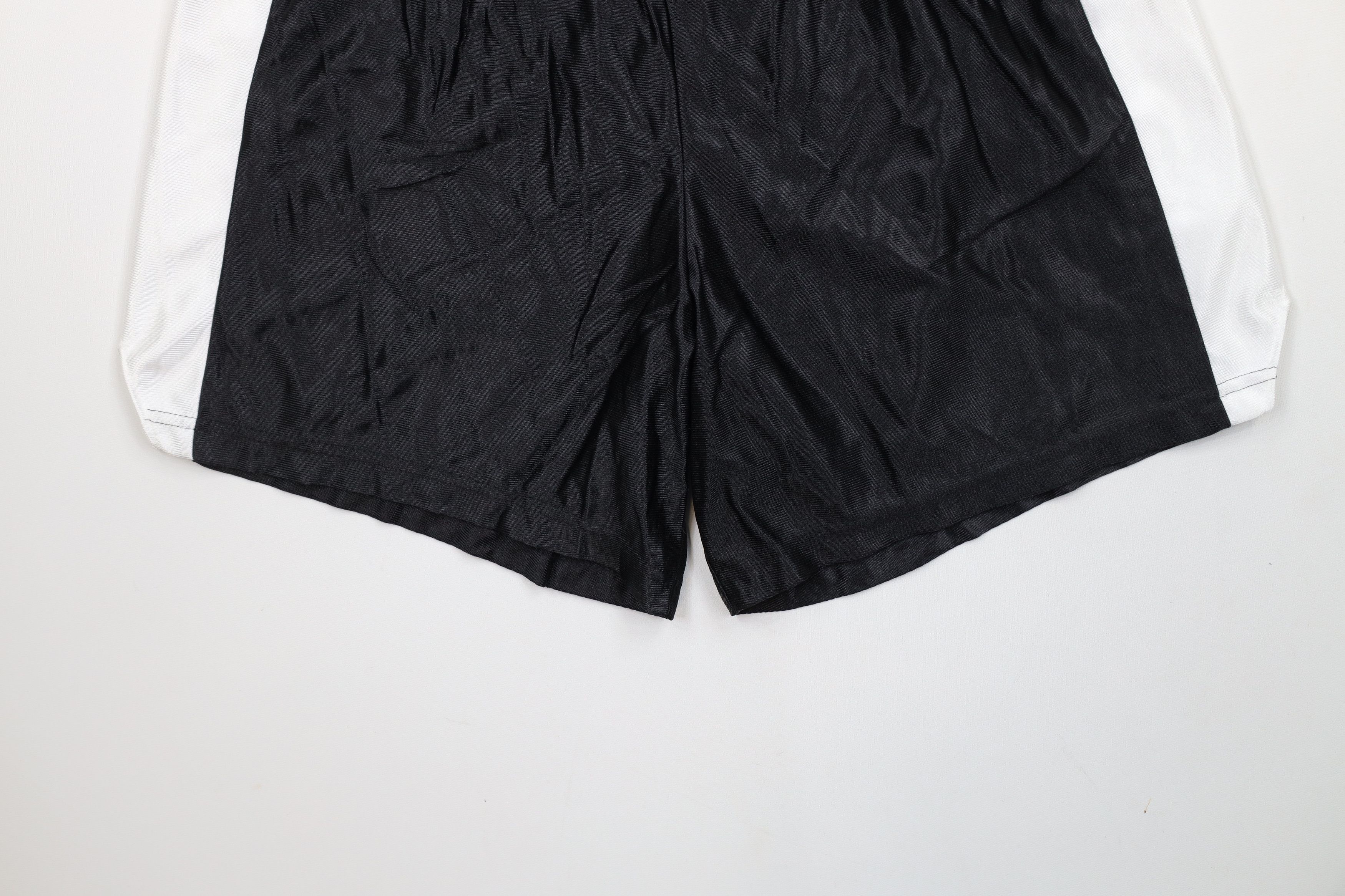 Vintage Vintage 90s Streetwear Block Above Knee Shorts Black USA Size US 32 / EU 48 - 4 Thumbnail