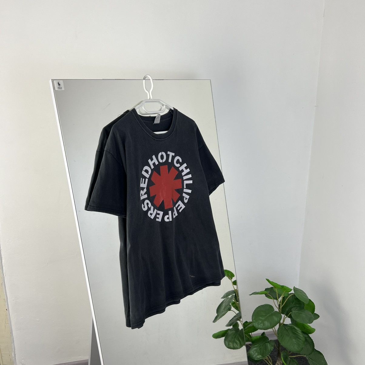 Band Tees Vintage Y2K Red Hot Chili Peppers Rock Band T-Shirt Size US XL / EU 56 / 4 - 1 Thumbnail