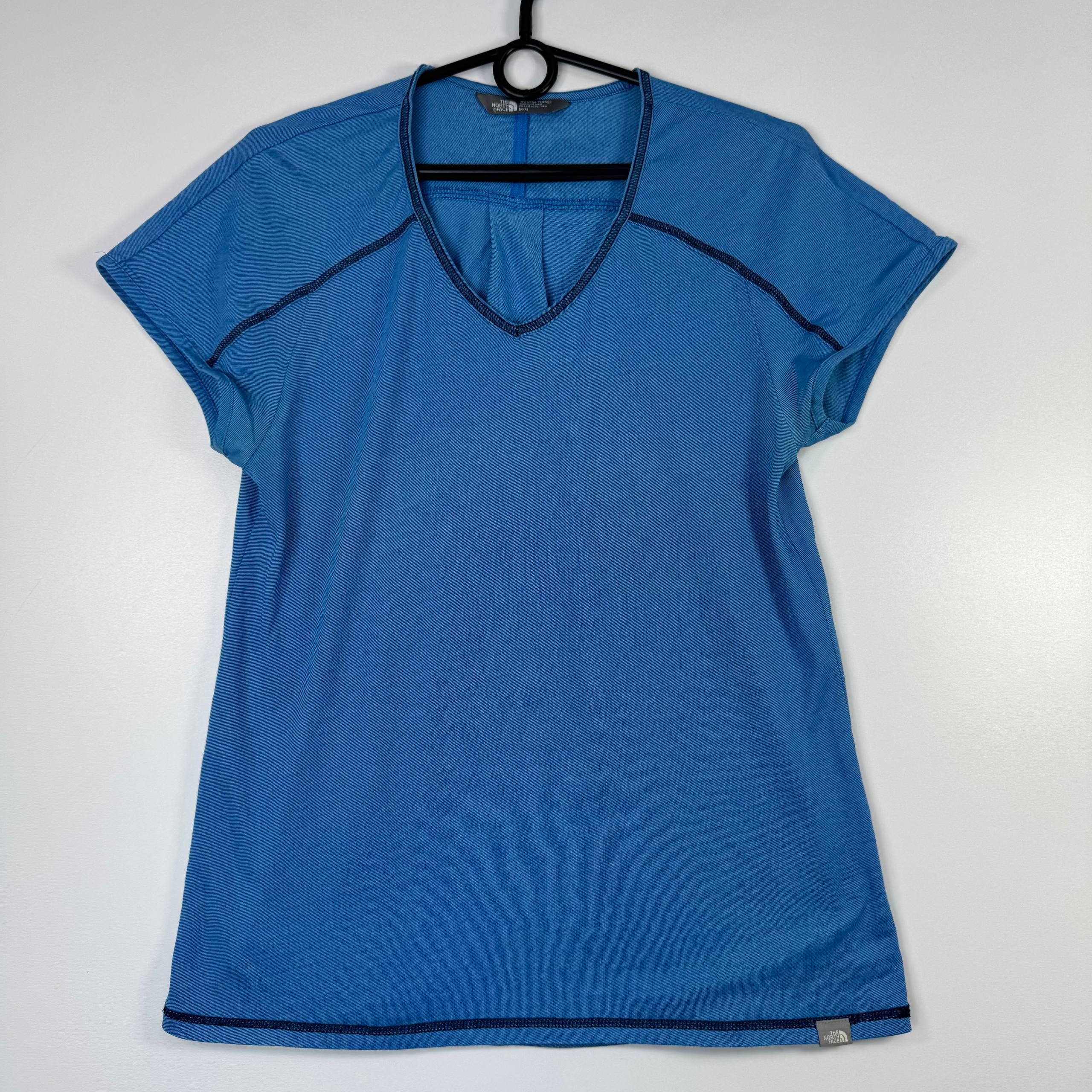 The North Face The North Face VaporWick V-Neck T-Shirt Blue Womens Size M Size M / US 6-8 / IT 42-44 - 1 Thumbnail