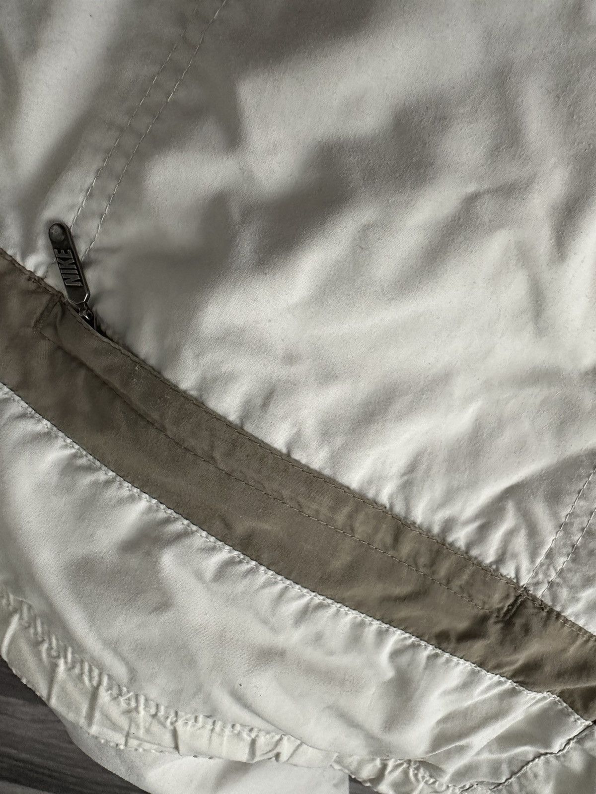 Nike Nike Vintage 00’s White Baggy Nylon Sweatpants y2k size L Size US 34 / EU 50 - 7 Thumbnail