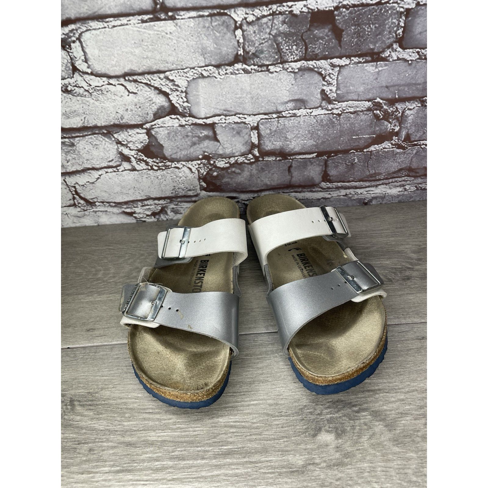 Birkenstock Birkenstock Arizona Two Toned Silver White Leather Strap San Size US 10 / IT 40 - 13 Thumbnail