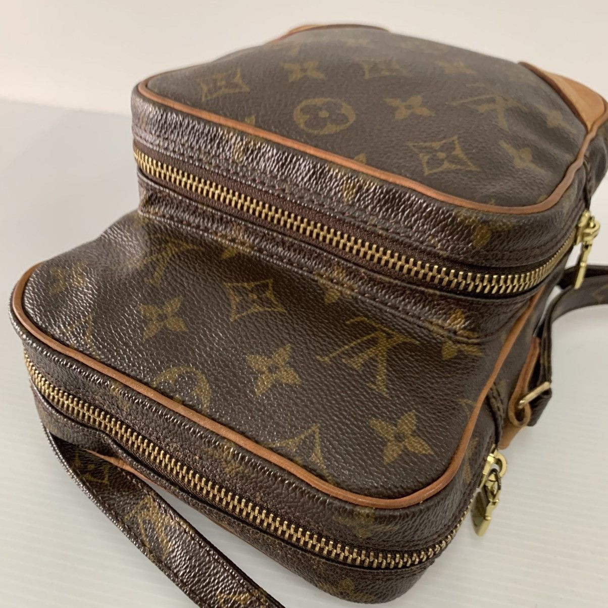 Louis Vuitton Louis Vuitton Amazon Monogram Slingbag Size ONE SIZE - 12 Thumbnail