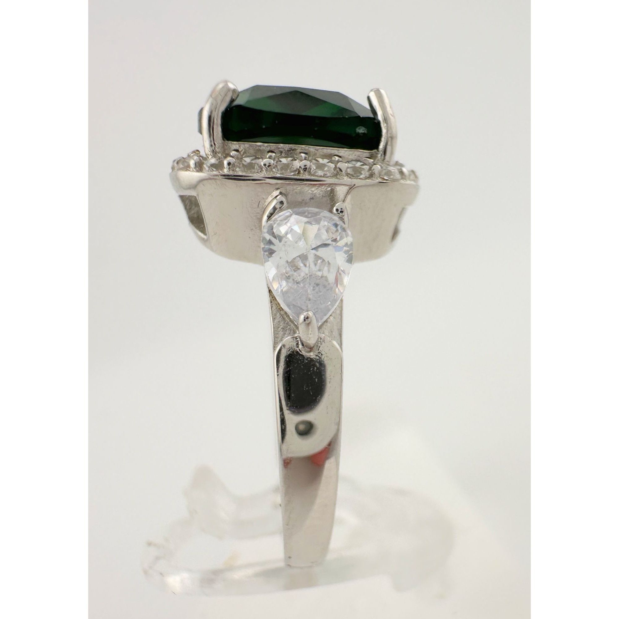 Other 3.66ct Lab Created Emerald and White Gemstone Ring Size 7 Size ONE SIZE - 4 Thumbnail