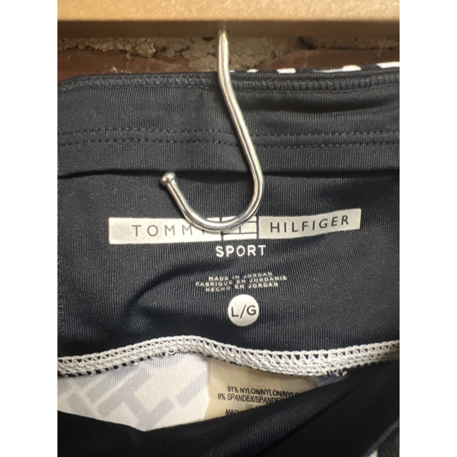 Tommy Hilfiger **Tommy Hilfiger White Women's Size Large Athletic Leggings** User: **Tommy Hilfiger White Women's Size Large Sports Leggings** Size 36" / US 14 / IT 50 - 3 Thumbnail