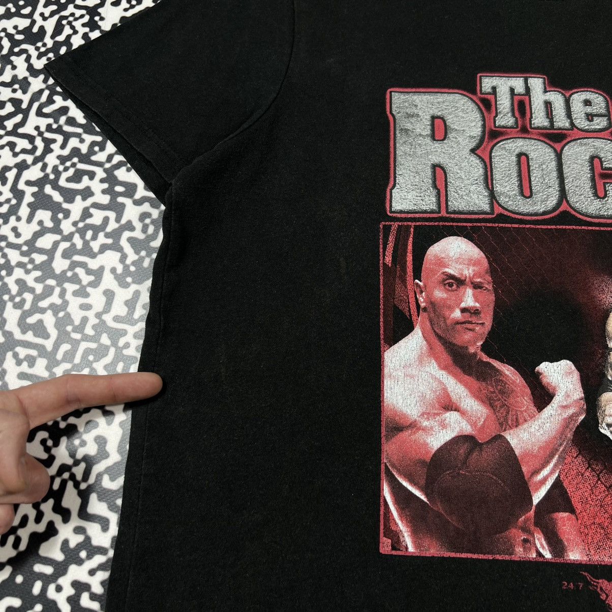 WWE Vintage Y2K WWE The Rock Dwayne Johnson Wrestling T-shirt Size US M / EU 48-50 / 2 - 9 Thumbnail