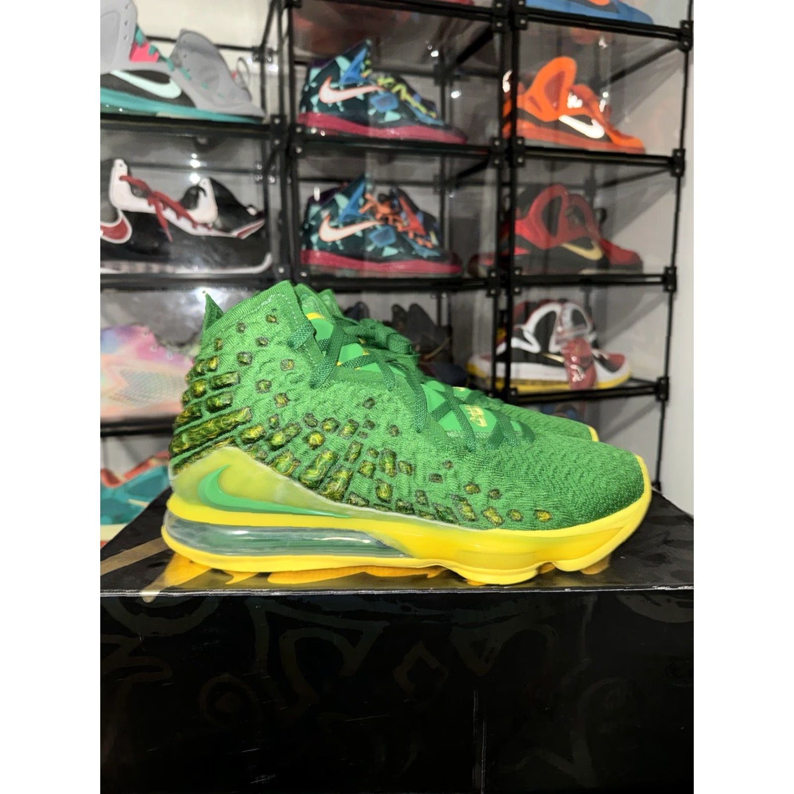Nike Lebron 17 Oregon Ducks Team Issued PE Promo Sample Size 10.5 RARE Nike Sneaker Mens Green Duck 10.5 Size US 11 / EU 44 - 5 Thumbnail