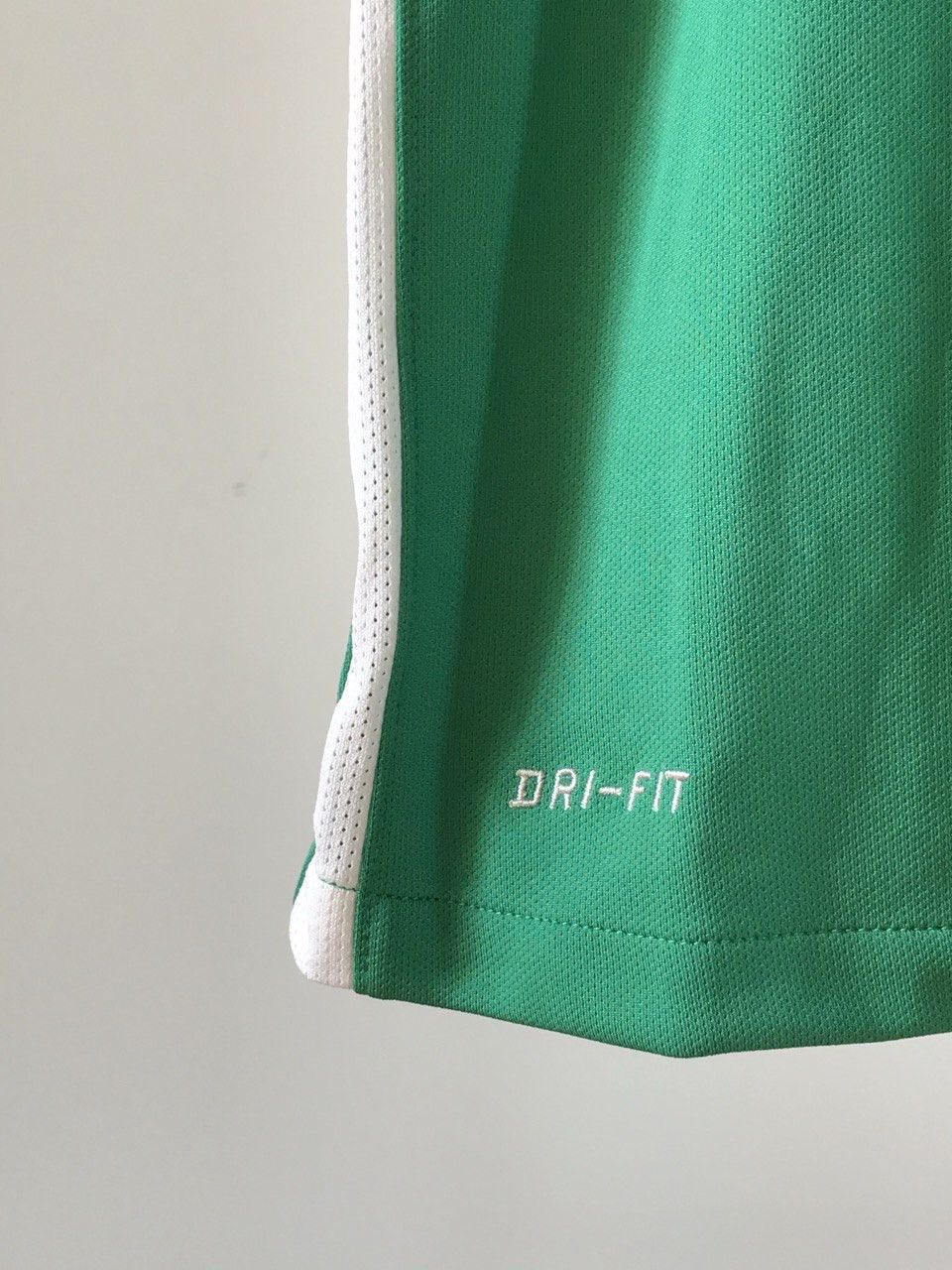 Nike Nike Werder Bremen 2015/16 Home Football Shirt Soccer Jersey Size US S / EU 44-46 / 1 - 8 Thumbnail