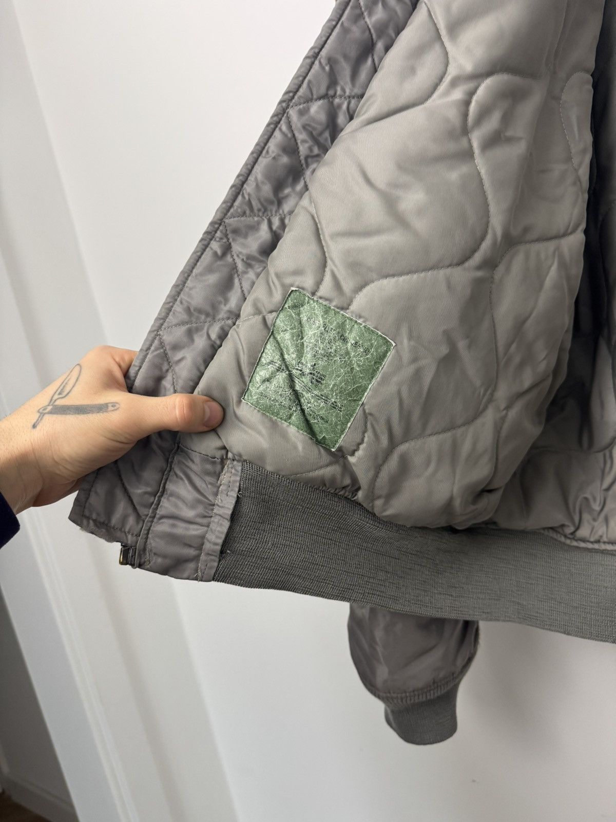 Alpha Industries Alpha Industries Vintage MA2 Bomber Jacket Military Silver Size US XL / EU 56 / 4 - 6 Thumbnail