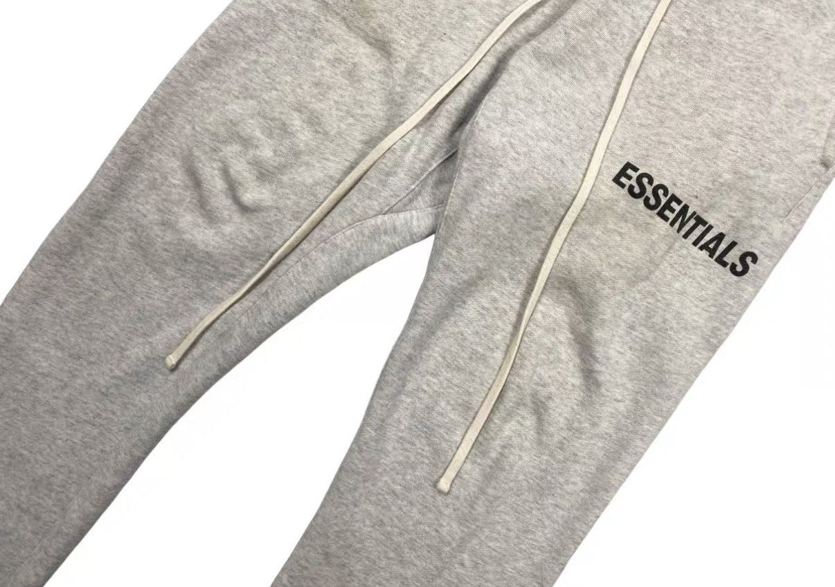 Essentials Essentials FOG Slogan Sweatpants J31 Size US 32 / EU 48 - 4 Thumbnail