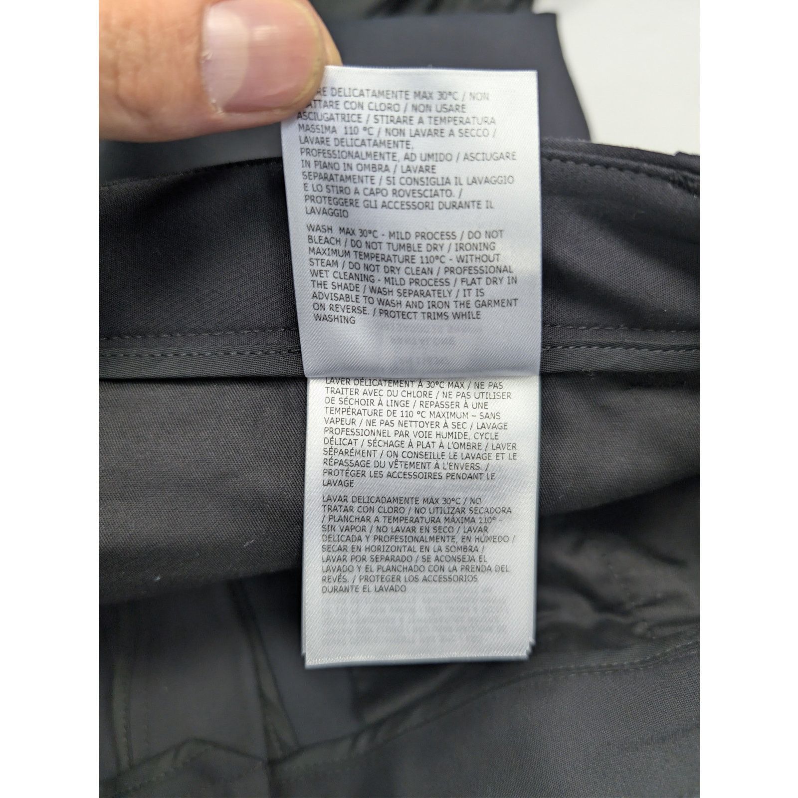 Moncler o1rshd1 Sweatpants / Trousers in Black Size US 34 / EU 50 - 15 Thumbnail