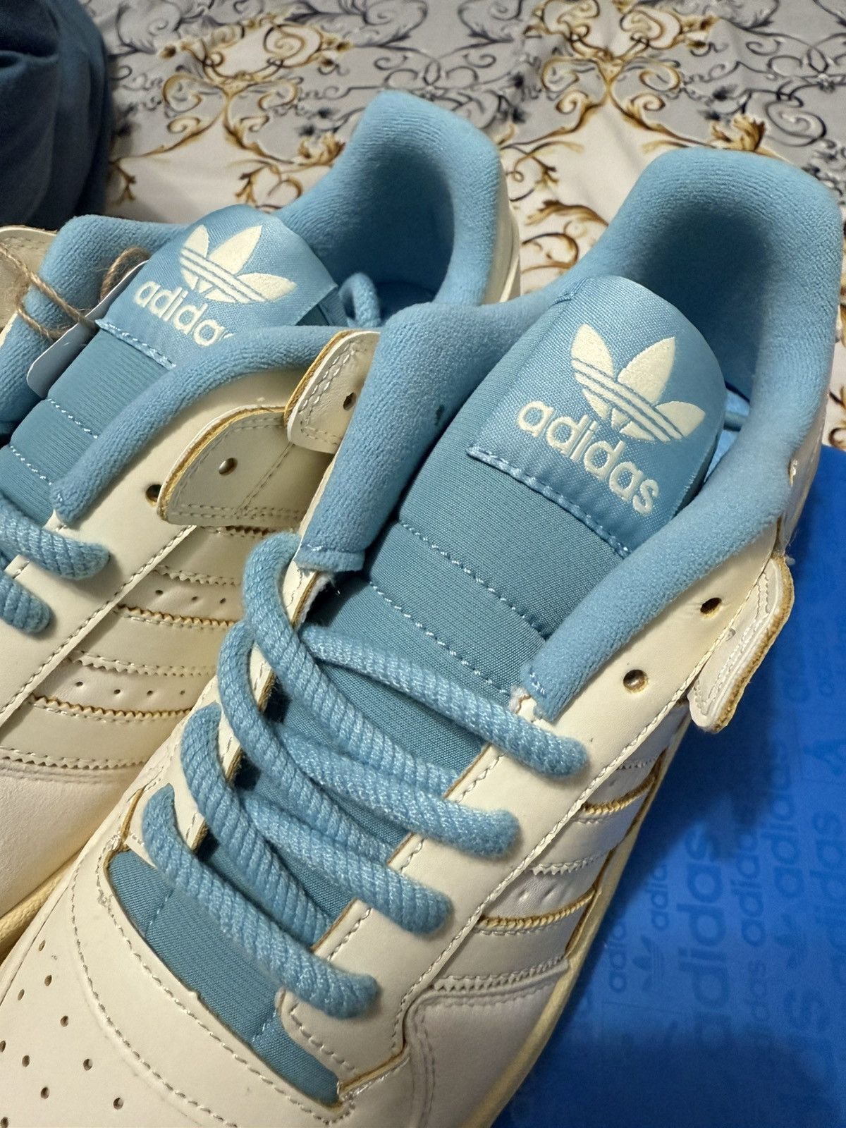 Adidas BLUE WHITE ADIDAS Size US 8 / EU 41 - 4 Thumbnail