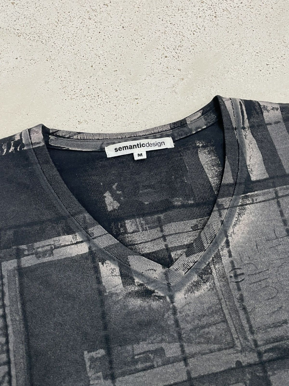 semanticdesign Semanticdesign V Neck Front Art Graphic Ticket Size US M / EU 48-50 / 2 - 10 Thumbnail