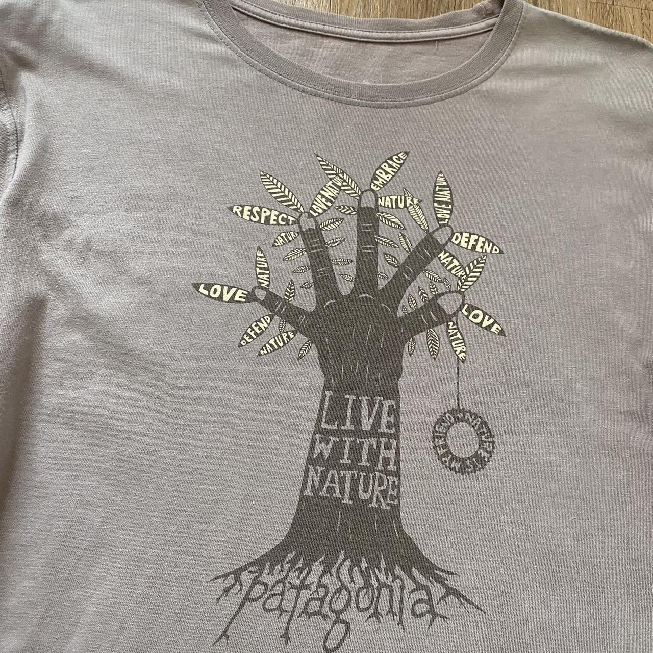 Patagonia Patagonia grey long sleeve t-shirt with tree and money Size US S / EU 44-46 / 1 - 3 Thumbnail