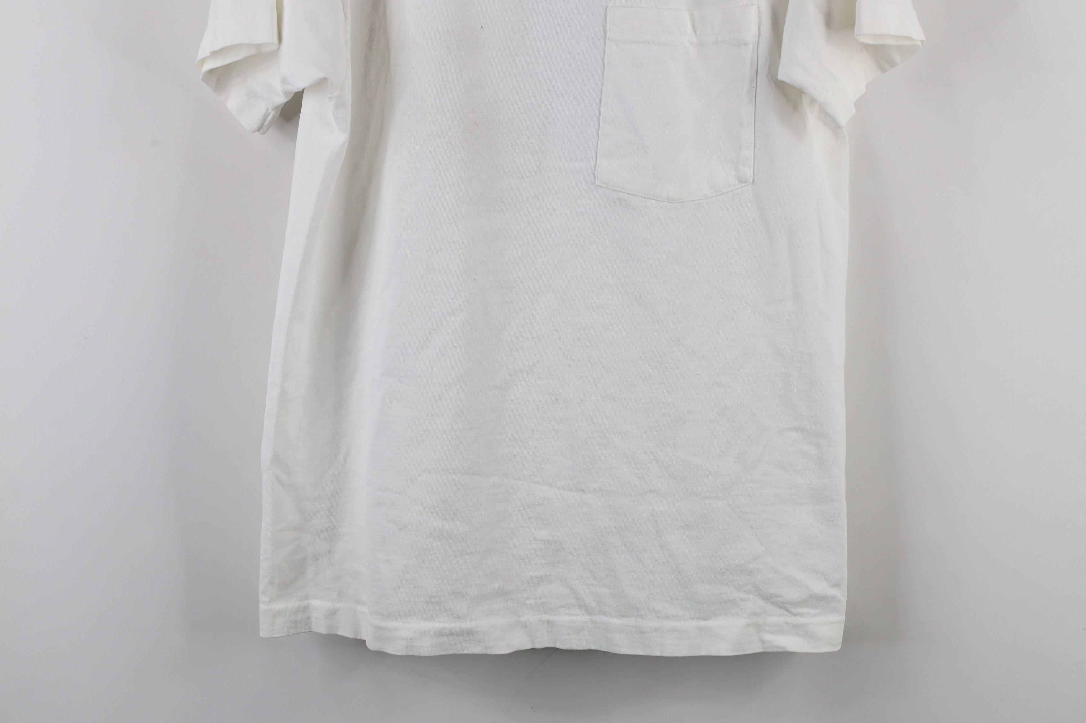 Vintage Vintage 90s Streetwear Lynchs Newport Beach Dog T-Shirt USA Size US L / EU 52-54 / 3 - 3 Thumbnail