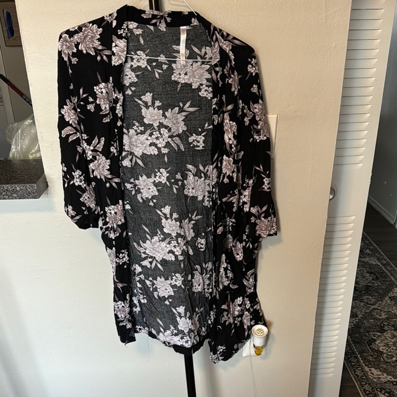 Spiritual Gangster Black and White Floral Kimono Size ONE SIZE - 1 Preview