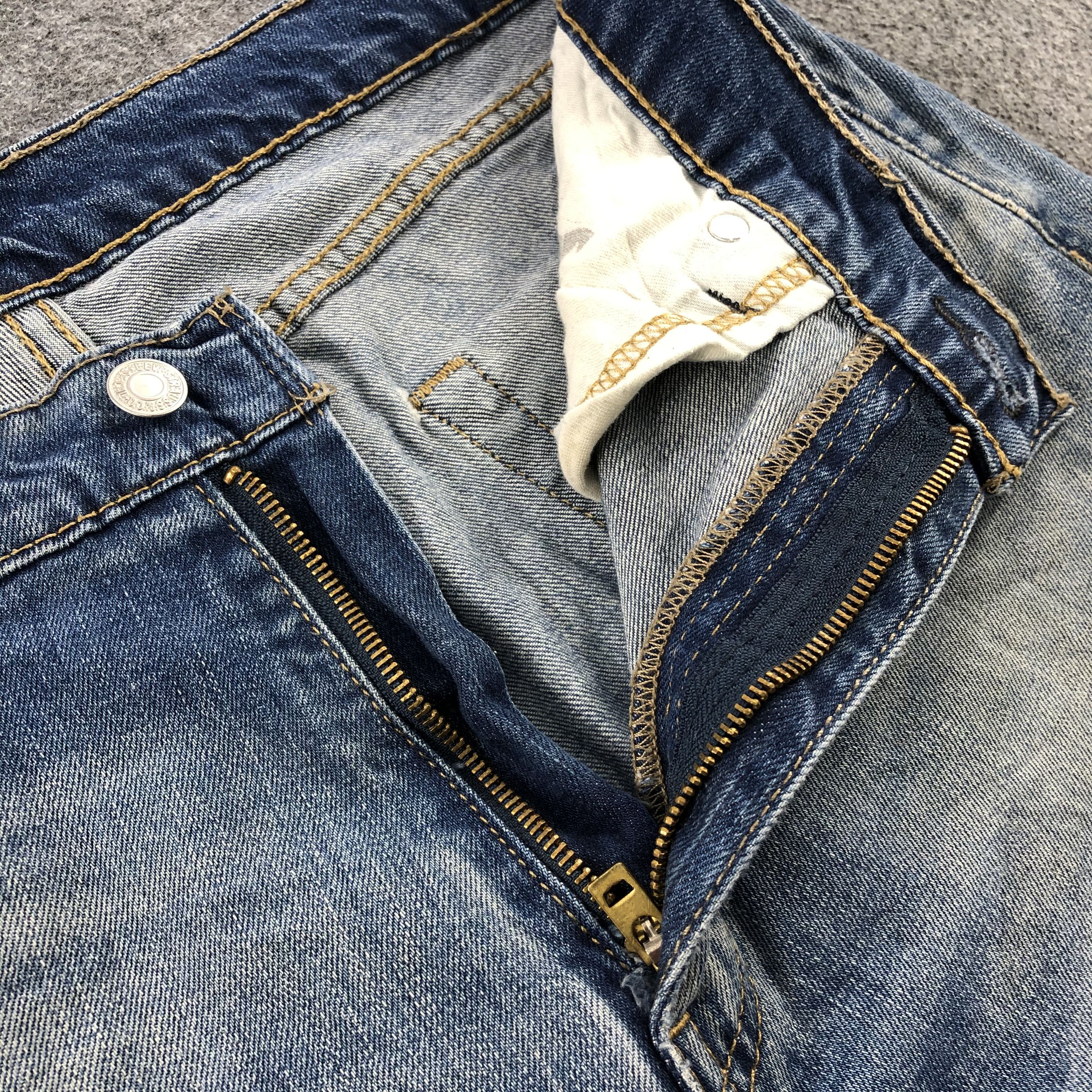 Levi's × Vintage Vintage Light Wash Levis 513 Jeans-JM1823 Size US 32 / EU 48 - 8 Thumbnail