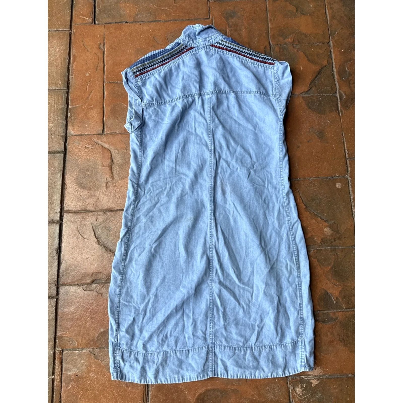 Neiman Marcus VINTAGE Neiman Marcus Denim Embroidered Pocket Sleeveless Dress Women's 4 Blue Size S / US 4 / IT 40 - 3 Thumbnail