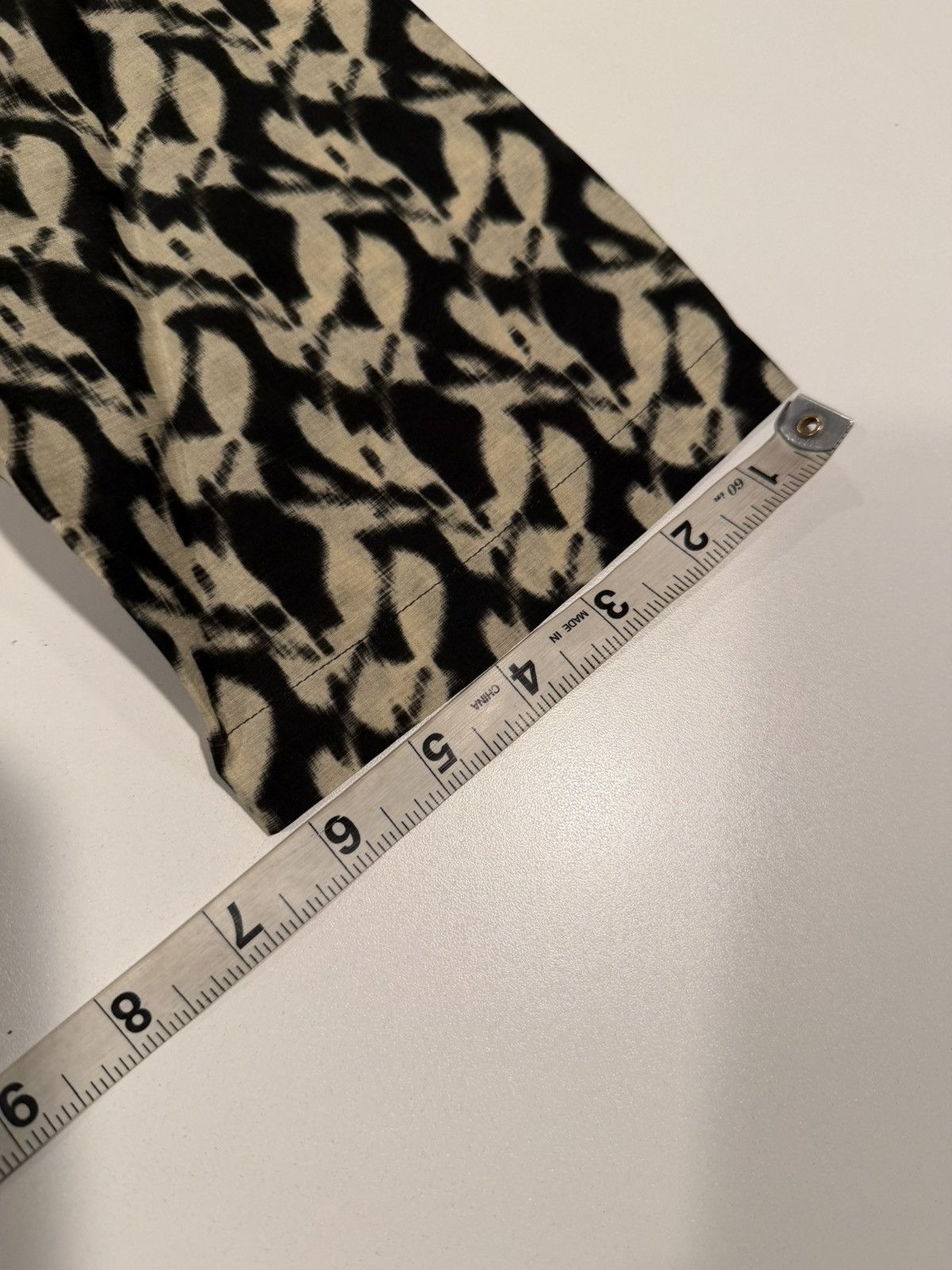 Saint Laurent Paris Saint Laurent men abstract print silk shirt. 38/M. $890 Size US M / EU 48-50 / 2 - 7 Thumbnail