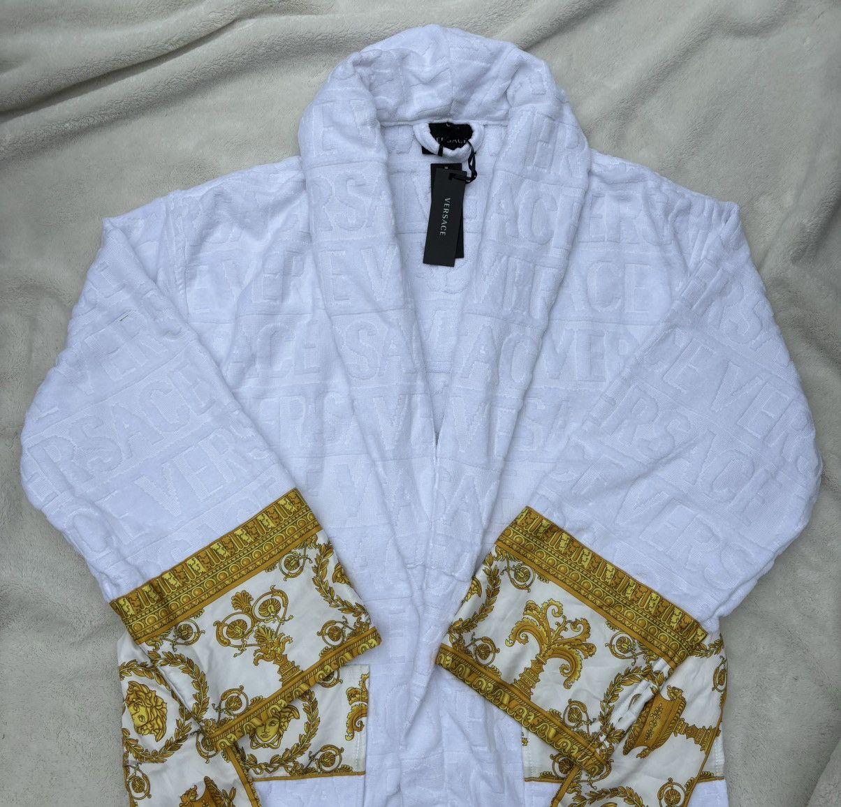 Versace Versace White / Gold Baroque Embossed Robe Size US L / EU 52-54 / 3 - 1 Thumbnail