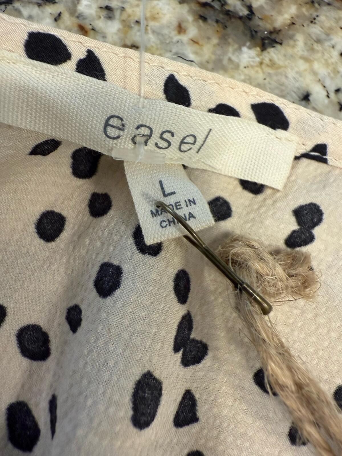 Eastland Easel cream & black polka dot top V neck rufuffles SZ LG Size L / US 10 / IT 46 - 6 Thumbnail